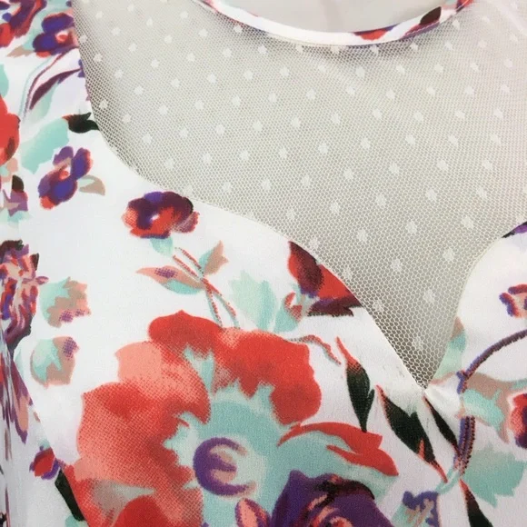 Pinky Floral and Lace Sleeveless Dress - Picture 4 of 16